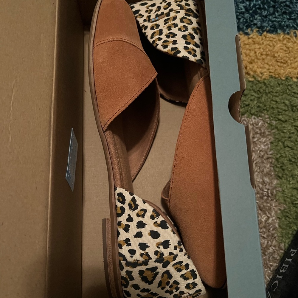 Used Toms Julie D’Orsay size 10 flats